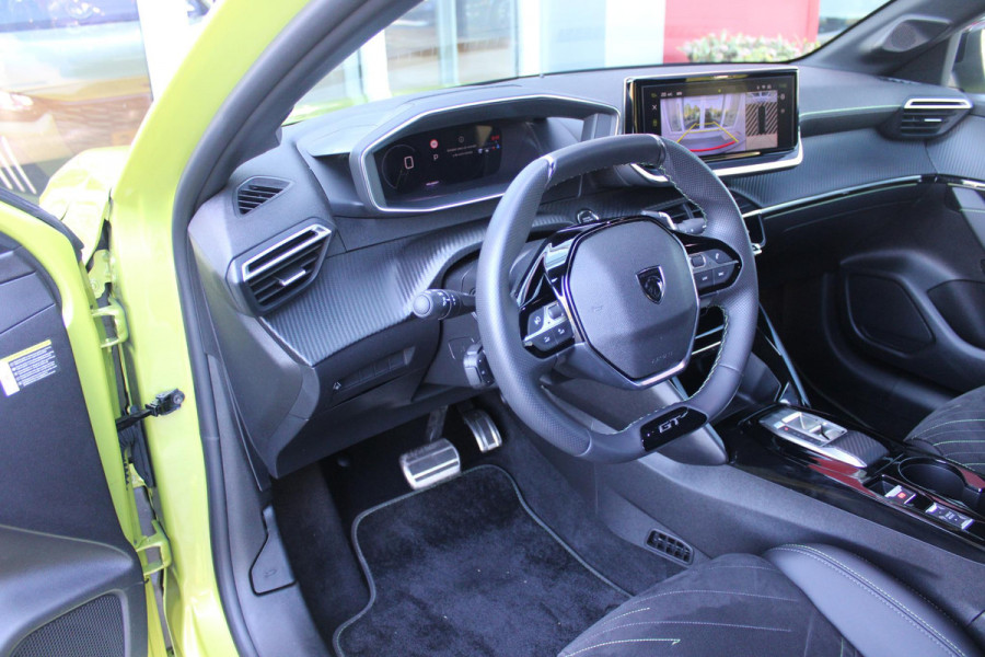 Peugeot 208 1.2 Hybrid 145PK AUTOMAAT GT | ALCANTARA "EXECUTIVE INTERIOR" (STOEL VERWARMING/ELEKTRISCH VERSTELBARE BESTUUDERSSTOEL MET MASSAGE FUNCTIE/ALCANTARA BEKLEDING | METAALLAK "JAUNE AGUENDA" | DRIVE ASSIST PLUS PACK (ADAPTIVE CRUISE CONTROL/STOP & GO FUNCTIE/LANE KEEPING/POSITIONING ASSIST) | 17" LICHTMETALEN VELGEN "YANAKA" | SFEER VERLICHTING IN 8 KLEUREN | KEYLESS ENTRY/START | DRAADLOZE APPLE CARPLAY/ANDROID AUTO | DRAADLOZE TELEFOONLADER | VISION & NAVIGATION PACK (NAVIGATIE/HD CAMERA VOOR EN ACHTER/DODEHOEK BEWAKING/INSTAPVERLICHTING | FULL LED KOPLAMPEN |