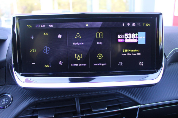 Peugeot 208 1.2 Hybrid 145PK AUTOMAAT GT | ALCANTARA "EXECUTIVE INTERIOR" (STOEL VERWARMING/ELEKTRISCH VERSTELBARE BESTUUDERSSTOEL MET MASSAGE FUNCTIE/ALCANTARA BEKLEDING | METAALLAK "JAUNE AGUENDA" | DRIVE ASSIST PLUS PACK (ADAPTIVE CRUISE CONTROL/STOP & GO FUNCTIE/LANE KEEPING/POSITIONING ASSIST) | 17" LICHTMETALEN VELGEN "YANAKA" | SFEER VERLICHTING IN 8 KLEUREN | KEYLESS ENTRY/START | DRAADLOZE APPLE CARPLAY/ANDROID AUTO | DRAADLOZE TELEFOONLADER | VISION & NAVIGATION PACK (NAVIGATIE/HD CAMERA VOOR EN ACHTER/DODEHOEK BEWAKING/INSTAPVERLICHTING | FULL LED KOPLAMPEN |
