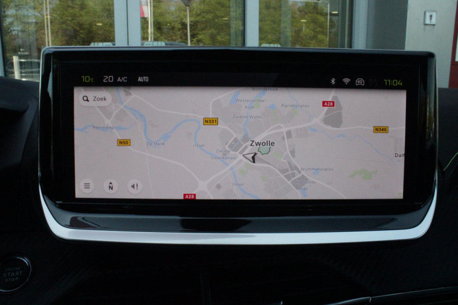 Peugeot 208 1.2 Hybrid 145PK AUTOMAAT GT | ALCANTARA "EXECUTIVE INTERIOR" (STOEL VERWARMING/ELEKTRISCH VERSTELBARE BESTUUDERSSTOEL MET MASSAGE FUNCTIE/ALCANTARA BEKLEDING | METAALLAK "JAUNE AGUENDA" | DRIVE ASSIST PLUS PACK (ADAPTIVE CRUISE CONTROL/STOP & GO FUNCTIE/LANE KEEPING/POSITIONING ASSIST) | 17" LICHTMETALEN VELGEN "YANAKA" | SFEER VERLICHTING IN 8 KLEUREN | KEYLESS ENTRY/START | DRAADLOZE APPLE CARPLAY/ANDROID AUTO | DRAADLOZE TELEFOONLADER | VISION & NAVIGATION PACK (NAVIGATIE/HD CAMERA VOOR EN ACHTER/DODEHOEK BEWAKING/INSTAPVERLICHTING | FULL LED KOPLAMPEN |