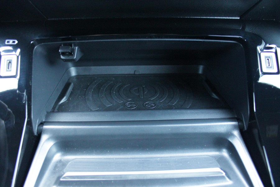 Peugeot 208 1.2 Hybrid 145PK AUTOMAAT GT | ALCANTARA "EXECUTIVE INTERIOR" (STOEL VERWARMING/ELEKTRISCH VERSTELBARE BESTUUDERSSTOEL MET MASSAGE FUNCTIE/ALCANTARA BEKLEDING | METAALLAK "JAUNE AGUENDA" | DRIVE ASSIST PLUS PACK (ADAPTIVE CRUISE CONTROL/STOP & GO FUNCTIE/LANE KEEPING/POSITIONING ASSIST) | 17" LICHTMETALEN VELGEN "YANAKA" | SFEER VERLICHTING IN 8 KLEUREN | KEYLESS ENTRY/START | DRAADLOZE APPLE CARPLAY/ANDROID AUTO | DRAADLOZE TELEFOONLADER | VISION & NAVIGATION PACK (NAVIGATIE/HD CAMERA VOOR EN ACHTER/DODEHOEK BEWAKING/INSTAPVERLICHTING | FULL LED KOPLAMPEN |