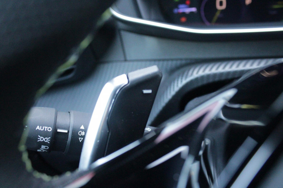 Peugeot 208 1.2 Hybrid 145PK AUTOMAAT GT | ALCANTARA "EXECUTIVE INTERIOR" (STOEL VERWARMING/ELEKTRISCH VERSTELBARE BESTUUDERSSTOEL MET MASSAGE FUNCTIE/ALCANTARA BEKLEDING | METAALLAK "JAUNE AGUENDA" | DRIVE ASSIST PLUS PACK (ADAPTIVE CRUISE CONTROL/STOP & GO FUNCTIE/LANE KEEPING/POSITIONING ASSIST) | 17" LICHTMETALEN VELGEN "YANAKA" | SFEER VERLICHTING IN 8 KLEUREN | KEYLESS ENTRY/START | DRAADLOZE APPLE CARPLAY/ANDROID AUTO | DRAADLOZE TELEFOONLADER | VISION & NAVIGATION PACK (NAVIGATIE/HD CAMERA VOOR EN ACHTER/DODEHOEK BEWAKING/INSTAPVERLICHTING | FULL LED KOPLAMPEN |