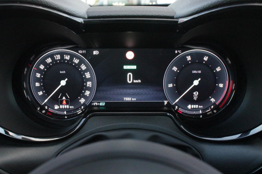 Alfa Romeo Tonale 1.3T PHEV 280PK SPRINT | ADAPTIVE CRUISE CONTROL | LED MATRIX KOPLAMPEN | STOEL/STUUR VERWARMING | PARKEERSENSOREN VOOR + ACHTER | ACHTERUITRIJ CAMERA | DRAADLOZE APPLE CARPLAY/ANDROID AUTO | NAVIGATIE | CLIMATE CONTROL | DRAADLOZE TELEFOONLADER |