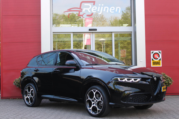 Alfa Romeo Tonale 1.3T PHEV 280PK SPRINT | ADAPTIVE CRUISE CONTROL | LED MATRIX KOPLAMPEN | STOEL/STUUR VERWARMING | PARKEERSENSOREN VOOR + ACHTER | ACHTERUITRIJ CAMERA | DRAADLOZE APPLE CARPLAY/ANDROID AUTO | NAVIGATIE | CLIMATE CONTROL | DRAADLOZE TELEFOONLADER |