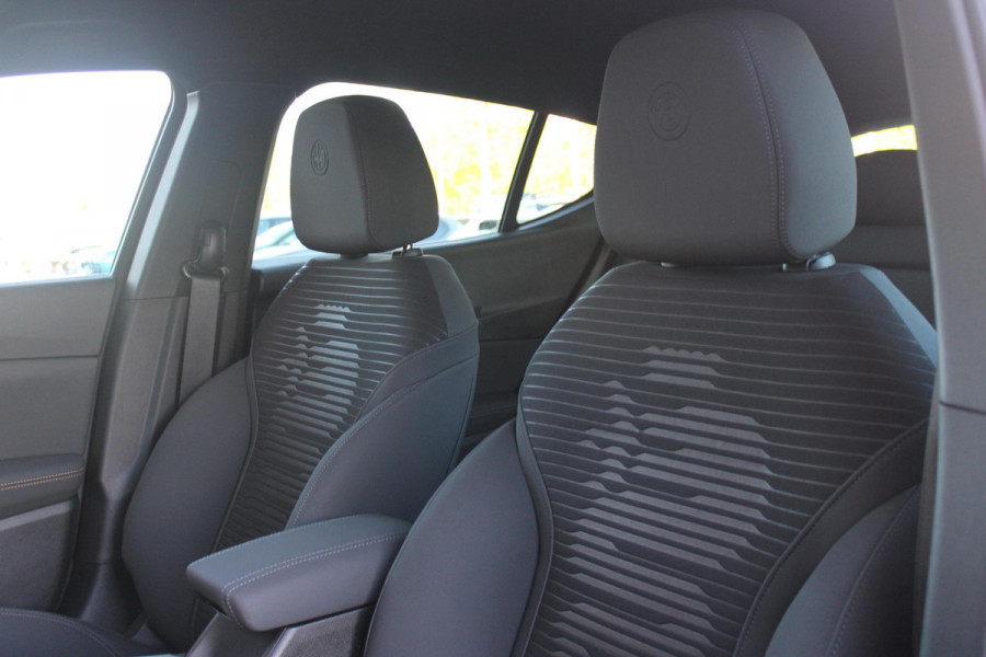 Alfa Romeo Tonale 1.3T PHEV 280PK SPRINT | ADAPTIVE CRUISE CONTROL | LED MATRIX KOPLAMPEN | STOEL/STUUR VERWARMING | PARKEERSENSOREN VOOR + ACHTER | ACHTERUITRIJ CAMERA | DRAADLOZE APPLE CARPLAY/ANDROID AUTO | NAVIGATIE | CLIMATE CONTROL | DRAADLOZE TELEFOONLADER |