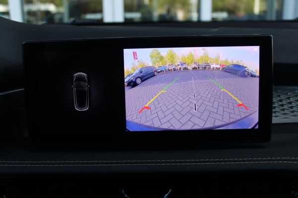 Alfa Romeo Tonale 1.3T PHEV 280PK SPRINT | ADAPTIVE CRUISE CONTROL | LED MATRIX KOPLAMPEN | STOEL/STUUR VERWARMING | PARKEERSENSOREN VOOR + ACHTER | ACHTERUITRIJ CAMERA | DRAADLOZE APPLE CARPLAY/ANDROID AUTO | NAVIGATIE | CLIMATE CONTROL | DRAADLOZE TELEFOONLADER |