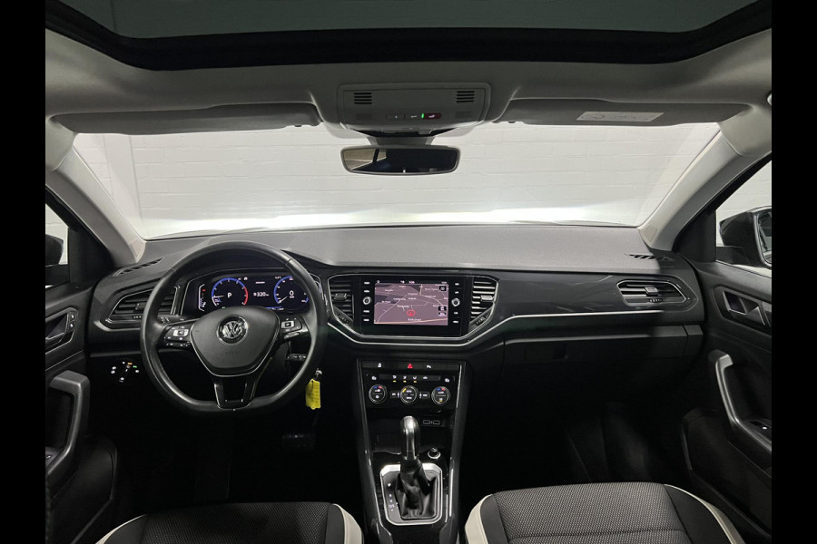 Volkswagen T-Roc 1.5 TSI Sport Open dak | Adapt. cruise | Carplay | Climate control | Navigatie | 18'' lichtmetalen wielen