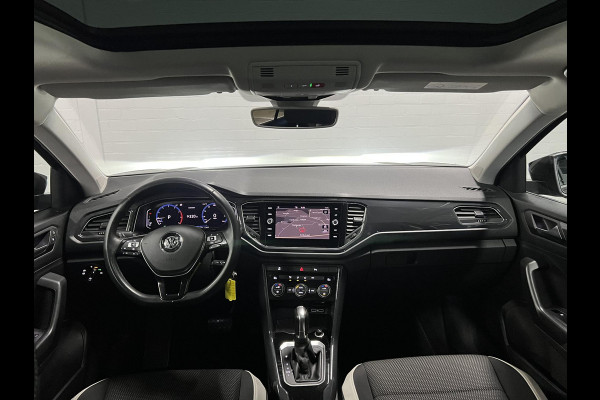 Volkswagen T-Roc 1.5 TSI Sport Open dak | Adapt. cruise | Carplay | Climate control | Navigatie | 18'' lichtmetalen wielen