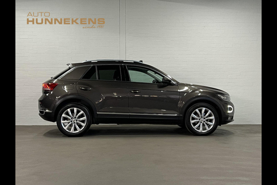 Volkswagen T-Roc 1.5 TSI Sport Open dak | Adapt. cruise | Carplay | Climate control | Navigatie | 18'' lichtmetalen wielen