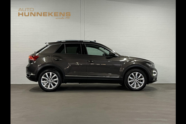 Volkswagen T-Roc 1.5 TSI Sport Open dak | Adapt. cruise | Carplay | Climate control | Navigatie | 18'' lichtmetalen wielen