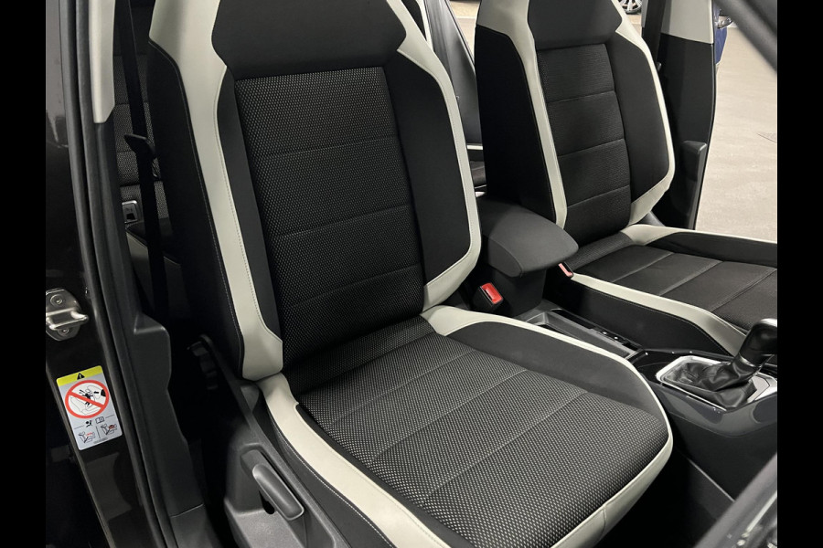 Volkswagen T-Roc 1.5 TSI Sport Open dak | Adapt. cruise | Carplay | Climate control | Navigatie | 18'' lichtmetalen wielen