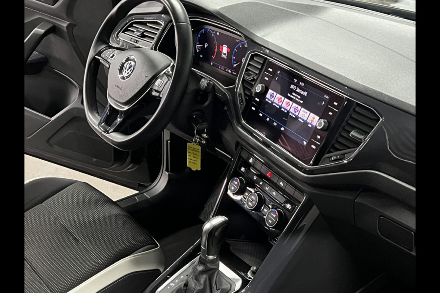 Volkswagen T-Roc 1.5 TSI Sport Open dak | Adapt. cruise | Carplay | Climate control | Navigatie | 18'' lichtmetalen wielen