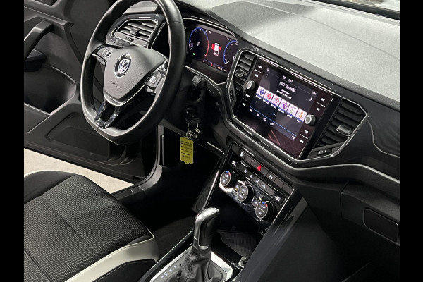 Volkswagen T-Roc 1.5 TSI Sport Open dak | Adapt. cruise | Carplay | Climate control | Navigatie | 18'' lichtmetalen wielen