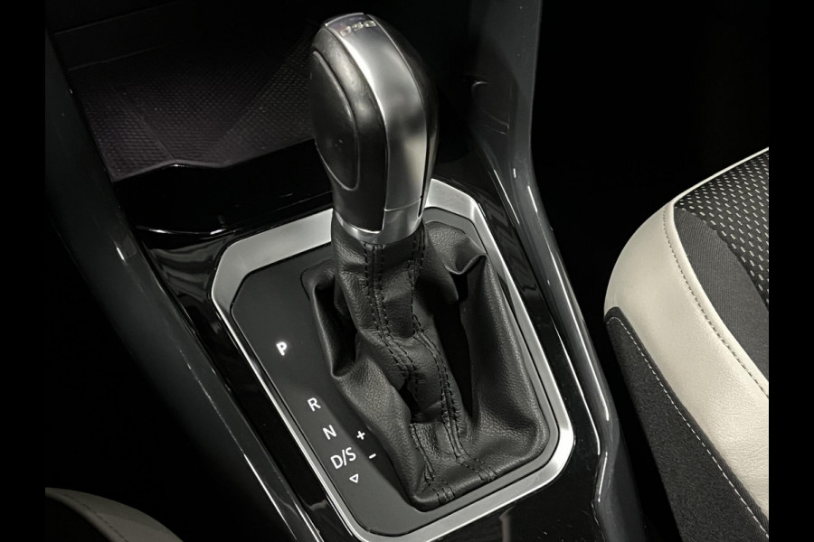 Volkswagen T-Roc 1.5 TSI Sport Open dak | Adapt. cruise | Carplay | Climate control | Navigatie | 18'' lichtmetalen wielen