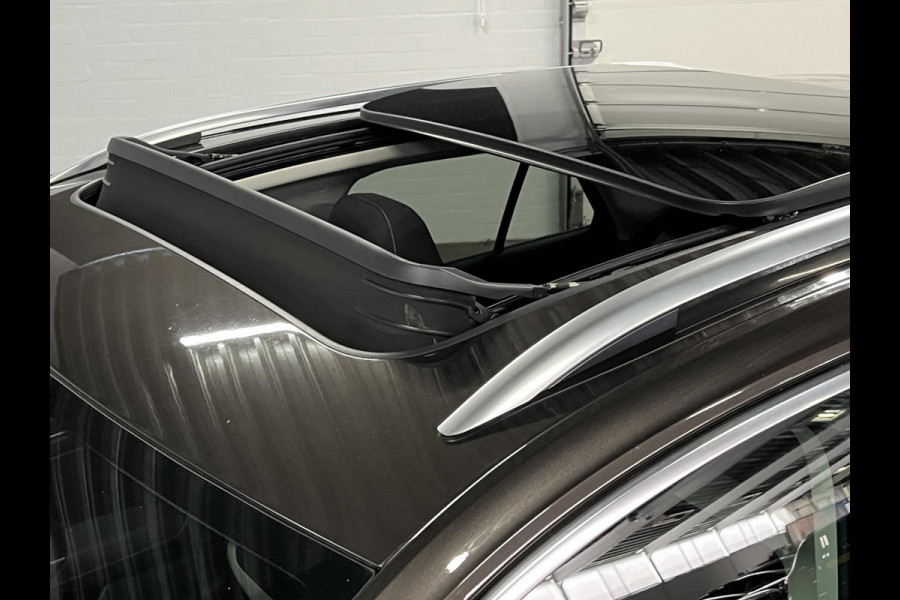 Volkswagen T-Roc 1.5 TSI Sport Open dak | Adapt. cruise | Carplay | Climate control | Navigatie | 18'' lichtmetalen wielen