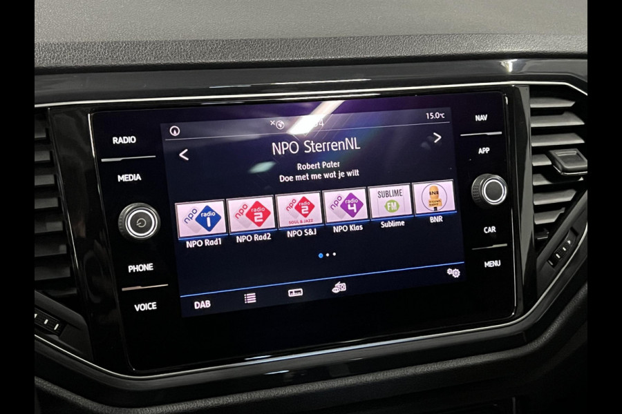 Volkswagen T-Roc 1.5 TSI Sport Open dak | Adapt. cruise | Carplay | Climate control | Navigatie | 18'' lichtmetalen wielen