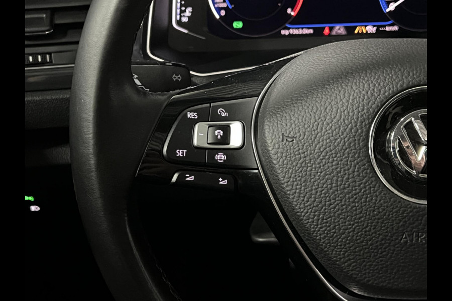 Volkswagen T-Roc 1.5 TSI Sport Open dak | Adapt. cruise | Carplay | Climate control | Navigatie | 18'' lichtmetalen wielen