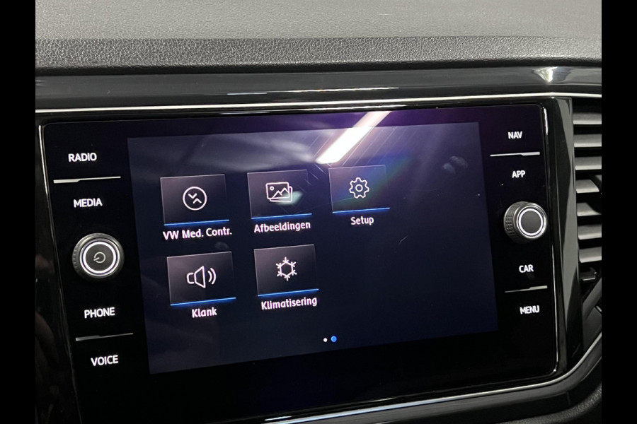 Volkswagen T-Roc 1.5 TSI Sport Open dak | Adapt. cruise | Carplay | Climate control | Navigatie | 18'' lichtmetalen wielen