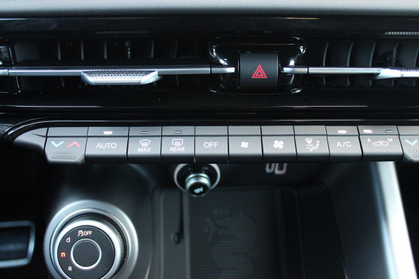 Alfa Romeo Tonale 1.3T PHEV 280PK SPRINT | ADAPTIVE CRUISE CONTROL | LED MATRIX KOPLAMPEN | STOEL/STUUR VERWARMING | PARKEERSENSOREN VOOR + ACHTER | ACHTERUITRIJ CAMERA | DRAADLOZE APPLE CARPLAY/ANDROID AUTO | NAVIGATIE | CLIMATE CONTROL | DRAADLOZE TELEFOONLADER |