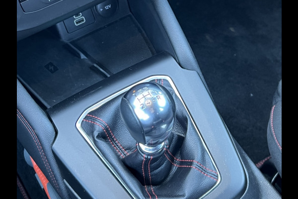 Ford FOCUS Wagon 1.0 EBH ST Line X TREKHAAK! DRIVERPACK! WINTERPACK!