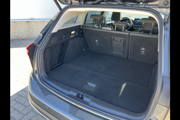 Ford FOCUS Wagon 1.0 EBH Active X 155PK AUTOMAAT! PANODAK! DRIVERPACK!