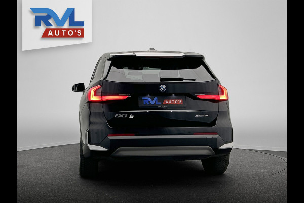 BMW iX1 XDrive30 Launch Edition 67 kWh | Carplay | SOH 99.6% | Leder | Harman/Kardon | Head-up display | Camera |