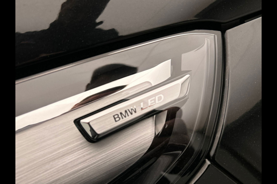 BMW iX1 XDrive30 Launch Edition 67 kWh | Carplay | SOH 99.6% | Leder | Harman/Kardon | Head-up display | Camera |