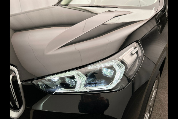 BMW iX1 XDrive30 Launch Edition 67 kWh | Carplay | SOH 99.6% | Leder | Harman/Kardon | Head-up display | Camera |