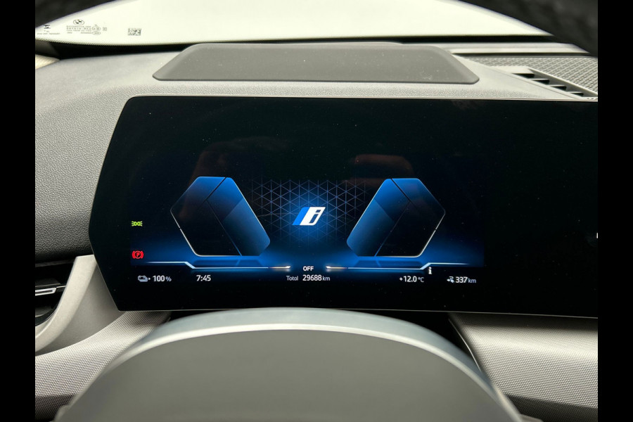 BMW iX1 XDrive30 Launch Edition 67 kWh | Carplay | SOH 99.6% | Leder | Harman/Kardon | Head-up display | Camera |