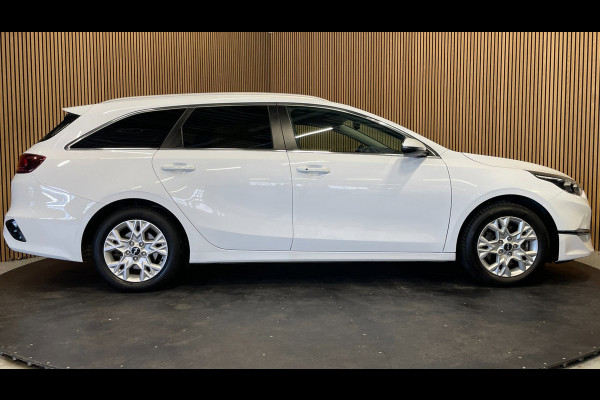 Kia Ceed Sportswagon 1.5 T-GDi DynamicPlusLine|160PK|TREKH|STOEL+STUURVERW|CARPLAY|CAMERA|CLIMATE+CRUISE|1 EIG.|INC.BTW|ORG.NL|NAP