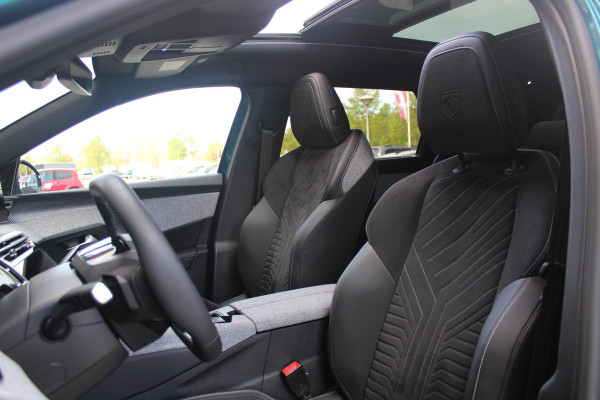 Peugeot E-5008 LAUNCH EDITION GT 325PK Dual Motor 73 kWh | PANORAMA SCHUIF / KANTELDAK | LEDEREN BEKLEDING NAPPA | ELEKTRISCH VERSTELBARE VOOR STOELEN, MET GEHEUGENFUNCTIE OP BESTUURDERSSTOEL | STOEL VERWARMING | STOEL MASAGE | ACHTERBANK VERWARMING | STUUR VERWARMING | WARMTE POMP | ALARM SYSTEEM | DRAADLOOS APPLE CARPLAY / ANDROID AUTO | DRAADLOZE TELEFOONLADER | VISIOPARK 360° HD CAMERA'S | DRIVE ASSIST 2.0 SEMI-AUTONOOMRIJDEN | SFEER VERLICHTING | DRAADLOZE TELEFOONLADER | ADAPTIVE CRUISE CONTROL | DODEHOEK DETECTIE | 7-PERSOONS |