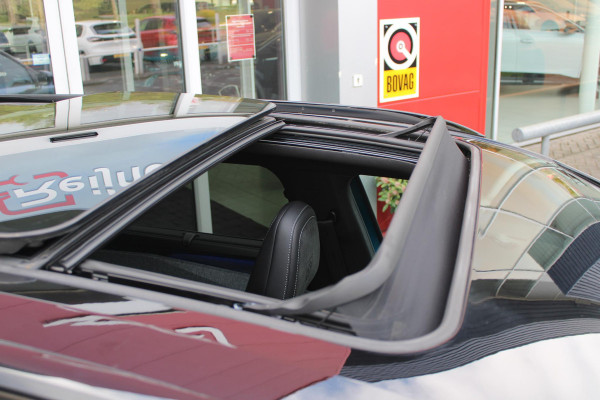 Peugeot E-5008 LAUNCH EDITION GT 325PK Dual Motor 73 kWh | PANORAMA SCHUIF / KANTELDAK | LEDEREN BEKLEDING NAPPA | ELEKTRISCH VERSTELBARE VOOR STOELEN, MET GEHEUGENFUNCTIE OP BESTUURDERSSTOEL | STOEL VERWARMING | STOEL MASAGE | ACHTERBANK VERWARMING | STUUR VERWARMING | WARMTE POMP | ALARM SYSTEEM | DRAADLOOS APPLE CARPLAY / ANDROID AUTO | DRAADLOZE TELEFOONLADER | VISIOPARK 360° HD CAMERA'S | DRIVE ASSIST 2.0 SEMI-AUTONOOMRIJDEN | SFEER VERLICHTING | DRAADLOZE TELEFOONLADER | ADAPTIVE CRUISE CONTROL | DODEHOEK DETECTIE | 7-PERSOONS |