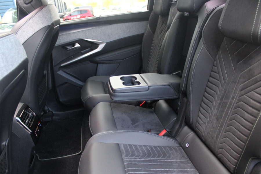 Peugeot E-5008 LAUNCH EDITION GT 325PK Dual Motor 73 kWh | PANORAMA SCHUIF / KANTELDAK | LEDEREN BEKLEDING NAPPA | ELEKTRISCH VERSTELBARE VOOR STOELEN, MET GEHEUGENFUNCTIE OP BESTUURDERSSTOEL | STOEL VERWARMING | STOEL MASAGE | ACHTERBANK VERWARMING | STUUR VERWARMING | WARMTE POMP | ALARM SYSTEEM | DRAADLOOS APPLE CARPLAY / ANDROID AUTO | DRAADLOZE TELEFOONLADER | VISIOPARK 360° HD CAMERA'S | DRIVE ASSIST 2.0 SEMI-AUTONOOMRIJDEN | SFEER VERLICHTING | DRAADLOZE TELEFOONLADER | ADAPTIVE CRUISE CONTROL | DODEHOEK DETECTIE | 7-PERSOONS |