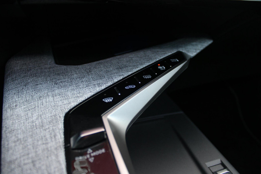 Peugeot E-5008 LAUNCH EDITION GT 325PK Dual Motor 73 kWh | PANORAMA SCHUIF / KANTELDAK | LEDEREN BEKLEDING NAPPA | ELEKTRISCH VERSTELBARE VOOR STOELEN, MET GEHEUGENFUNCTIE OP BESTUURDERSSTOEL | STOEL VERWARMING | STOEL MASAGE | ACHTERBANK VERWARMING | STUUR VERWARMING | WARMTE POMP | ALARM SYSTEEM | DRAADLOOS APPLE CARPLAY / ANDROID AUTO | DRAADLOZE TELEFOONLADER | VISIOPARK 360° HD CAMERA'S | DRIVE ASSIST 2.0 SEMI-AUTONOOMRIJDEN | SFEER VERLICHTING | DRAADLOZE TELEFOONLADER | ADAPTIVE CRUISE CONTROL | DODEHOEK DETECTIE | 7-PERSOONS |