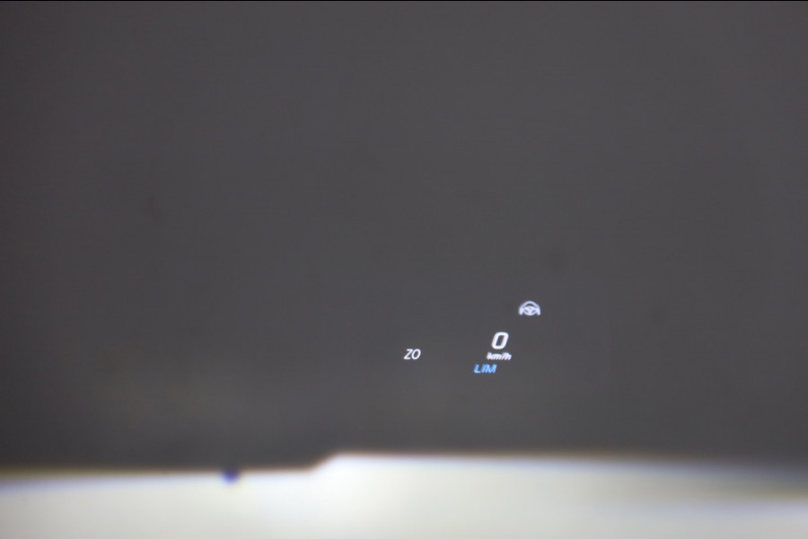 Mercedes-Benz EQC 400 4MATIC AMG 80 kWh NAP HEAD-UP 360 Camera BLIS BURMS TREKHAAK Schuifldak LEASE V/A € 223,- P.M. INRUIL MOG