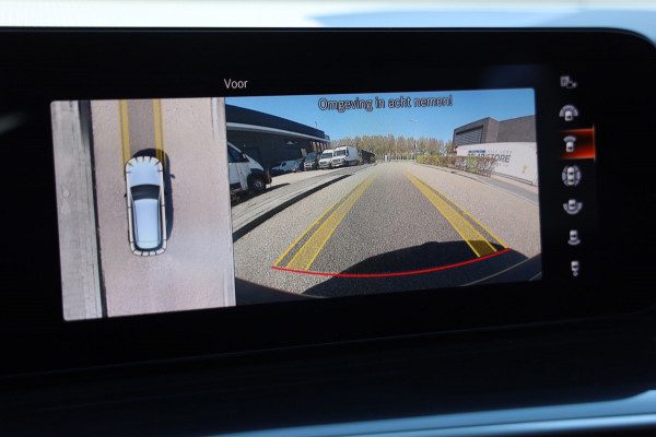 Mercedes-Benz EQC 400 4MATIC AMG 80 kWh NAP HEAD-UP 360 Camera BLIS BURMS TREKHAAK Schuifldak LEASE V/A € 223,- P.M. INRUIL MOG