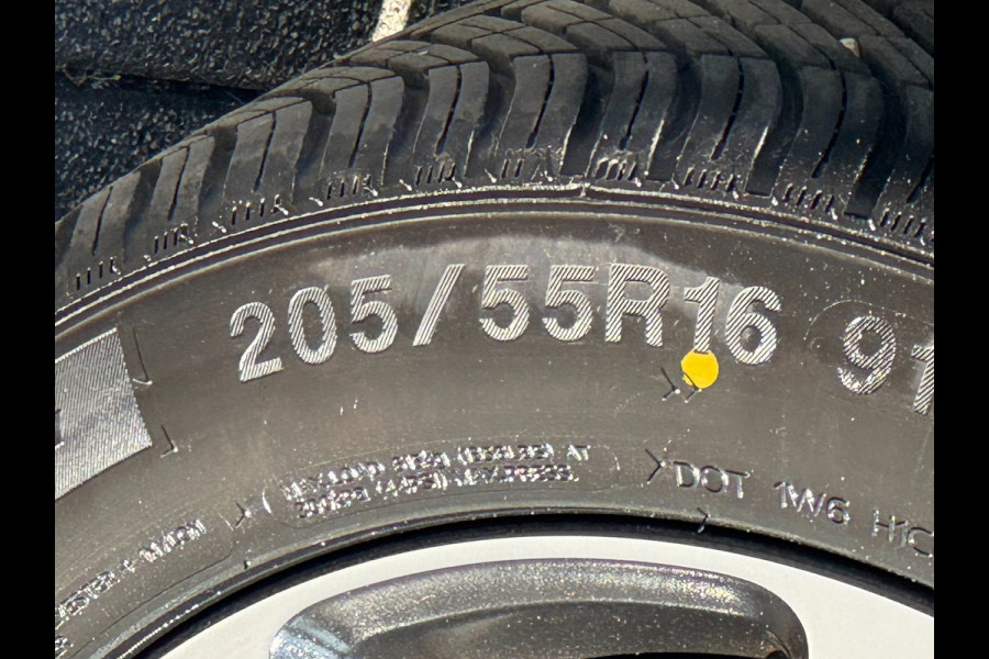 Citroën C3 1.2 PureTech S&S Feel - Navigatie / Apple Carplay I LED I PDC I Sport velgen I Comfort pakket I Nwe APK 04-2027