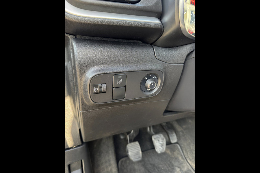 Citroën C3 1.2 PureTech S&S Feel - Navigatie / Apple Carplay I LED I PDC I Sport velgen I Comfort pakket I Nwe APK 04-2027