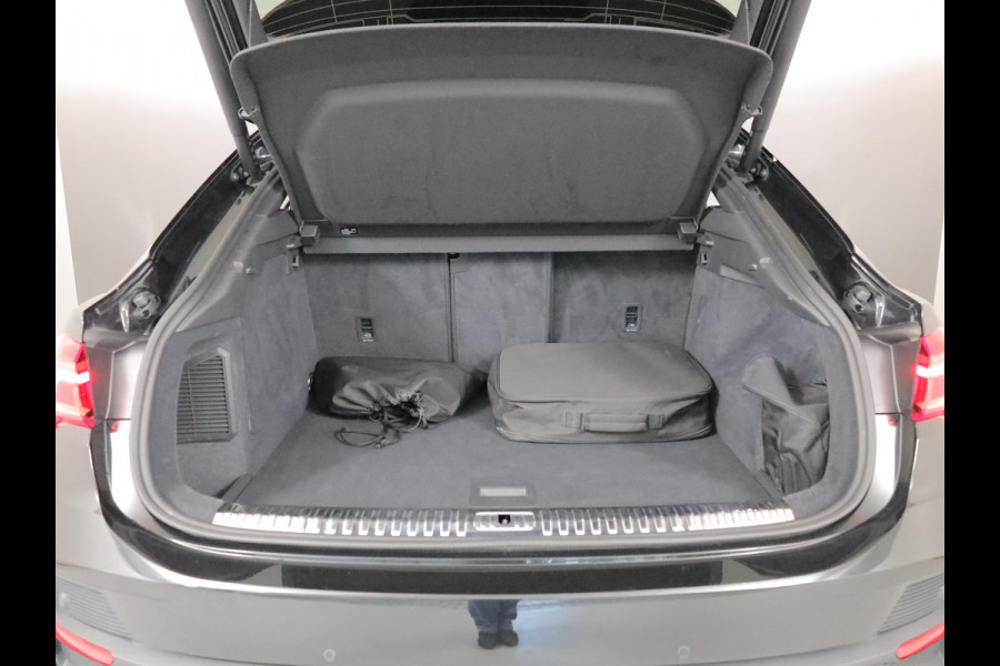 Audi Q3 Sportback 45 TFSI e S Edition 245pk | Navigatie | Lederen bekleding | Elektrisch verstelbare voorstoelen | 360° Camera | Adaptief demping systeem | S line interieur