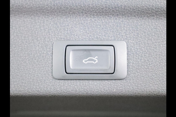 Audi Q3 Sportback 45 TFSI e S Edition 245pk | Navigatie | Lederen bekleding | Elektrisch verstelbare voorstoelen | 360° Camera | Adaptief demping systeem | S line interieur