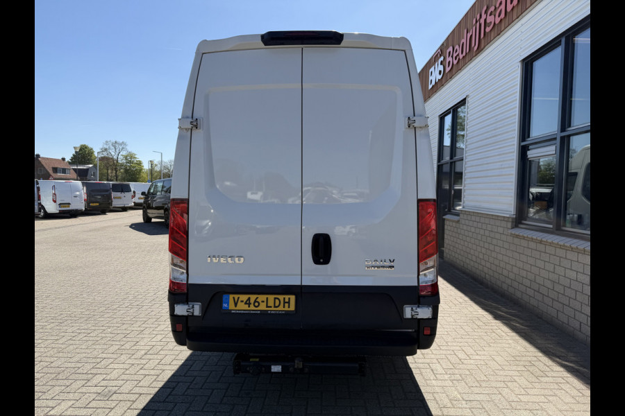 Iveco Daily 35S14V 2.3 automaat 410 L4H2 DC 6 persoons / vaste prijs rijklaar € 29.950 ex btw / ideale motorsport bus / euro 6 / bpm vrij / cruise en climate control / trekhaak 3500 kg !