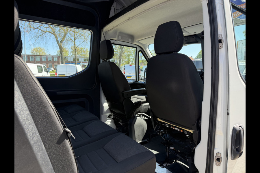 Iveco Daily 35S14V 2.3 automaat 410 L4H2 DC 6 persoons / vaste prijs rijklaar € 29.950 ex btw / ideale motorsport bus / euro 6 / bpm vrij / cruise en climate control / trekhaak 3500 kg !