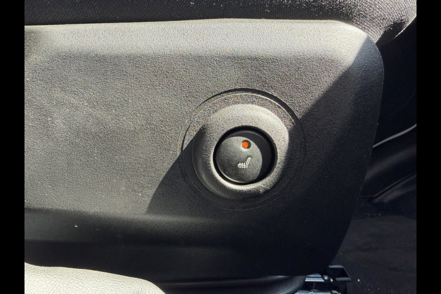 Iveco Daily 35S14V 2.3 automaat 410 L4H2 DC 6 persoons / vaste prijs rijklaar € 29.950 ex btw / ideale motorsport bus / euro 6 / bpm vrij / cruise en climate control / trekhaak 3500 kg !