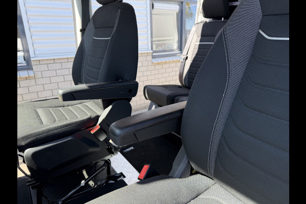 Iveco Daily 35S14V 2.3 automaat 410 L4H2 DC 6 persoons / vaste prijs rijklaar € 29.950 ex btw / ideale motorsport bus / euro 6 / bpm vrij / cruise en climate control / trekhaak 3500 kg !