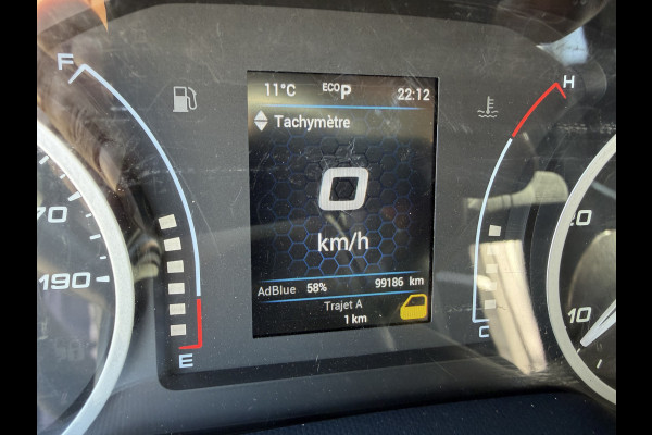 Iveco Daily 35S14V 2.3 automaat 410 L4H2 DC 6 persoons / vaste prijs rijklaar € 29.950 ex btw / ideale motorsport bus / euro 6 / bpm vrij / cruise en climate control / trekhaak 3500 kg !