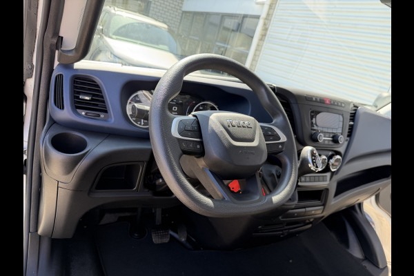 Iveco Daily 35S14V 2.3 automaat 410 L4H2 DC 6 persoons / vaste prijs rijklaar € 29.950 ex btw / ideale motorsport bus / euro 6 / bpm vrij / cruise en climate control / trekhaak 3500 kg !
