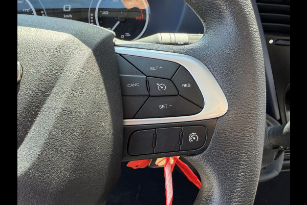 Iveco Daily 35S14V 2.3 automaat 410 L4H2 DC 6 persoons / vaste prijs rijklaar € 29.950 ex btw / ideale motorsport bus / euro 6 / bpm vrij / cruise en climate control / trekhaak 3500 kg !