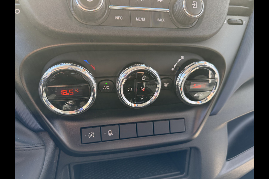 Iveco Daily 35S14V 2.3 automaat 410 L4H2 DC 6 persoons / vaste prijs rijklaar € 29.950 ex btw / ideale motorsport bus / euro 6 / bpm vrij / cruise en climate control / trekhaak 3500 kg !