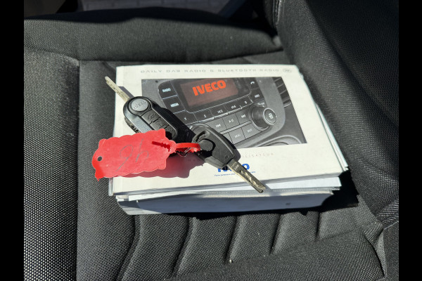 Iveco Daily 35S14V 2.3 automaat 410 L4H2 DC 6 persoons / vaste prijs rijklaar € 29.950 ex btw / ideale motorsport bus / euro 6 / bpm vrij / cruise en climate control / trekhaak 3500 kg !