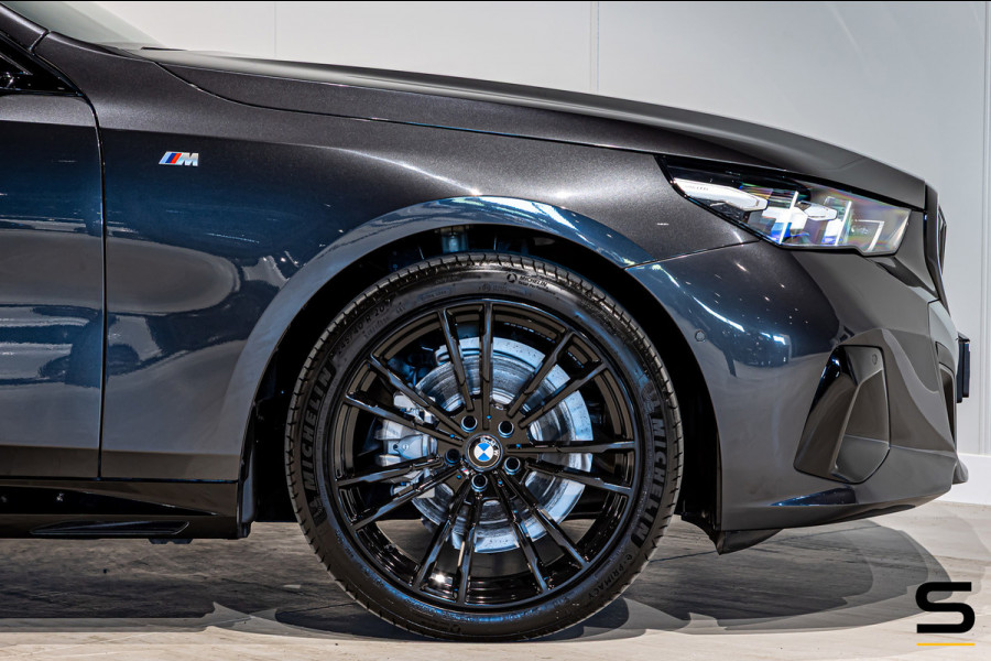 BMW 5 Serie Touring 520i|M-sport|Pano|H&K|Fis €68.000|1e eig