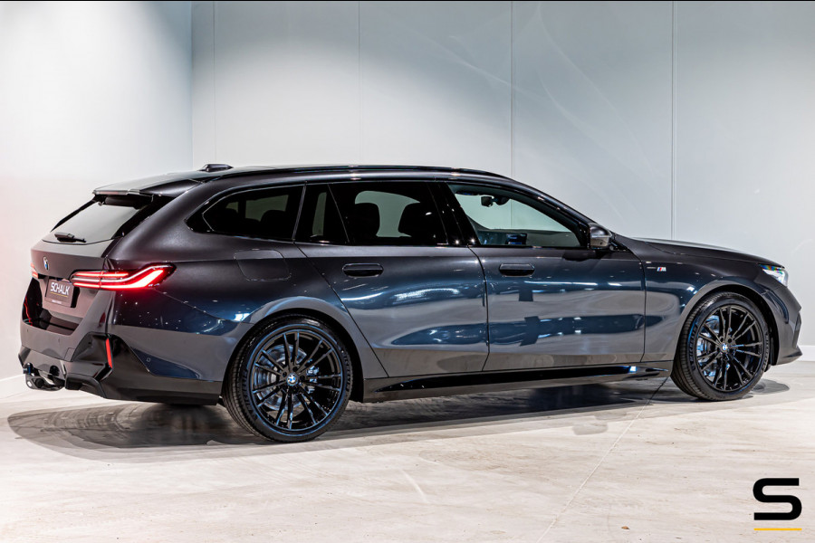 BMW 5 Serie Touring 520i|M-sport|Pano|H&K|Fis €68.000|1e eig